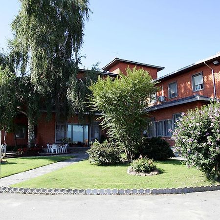 Hotel Ristorante Paladini Carisio Екстер'єр фото