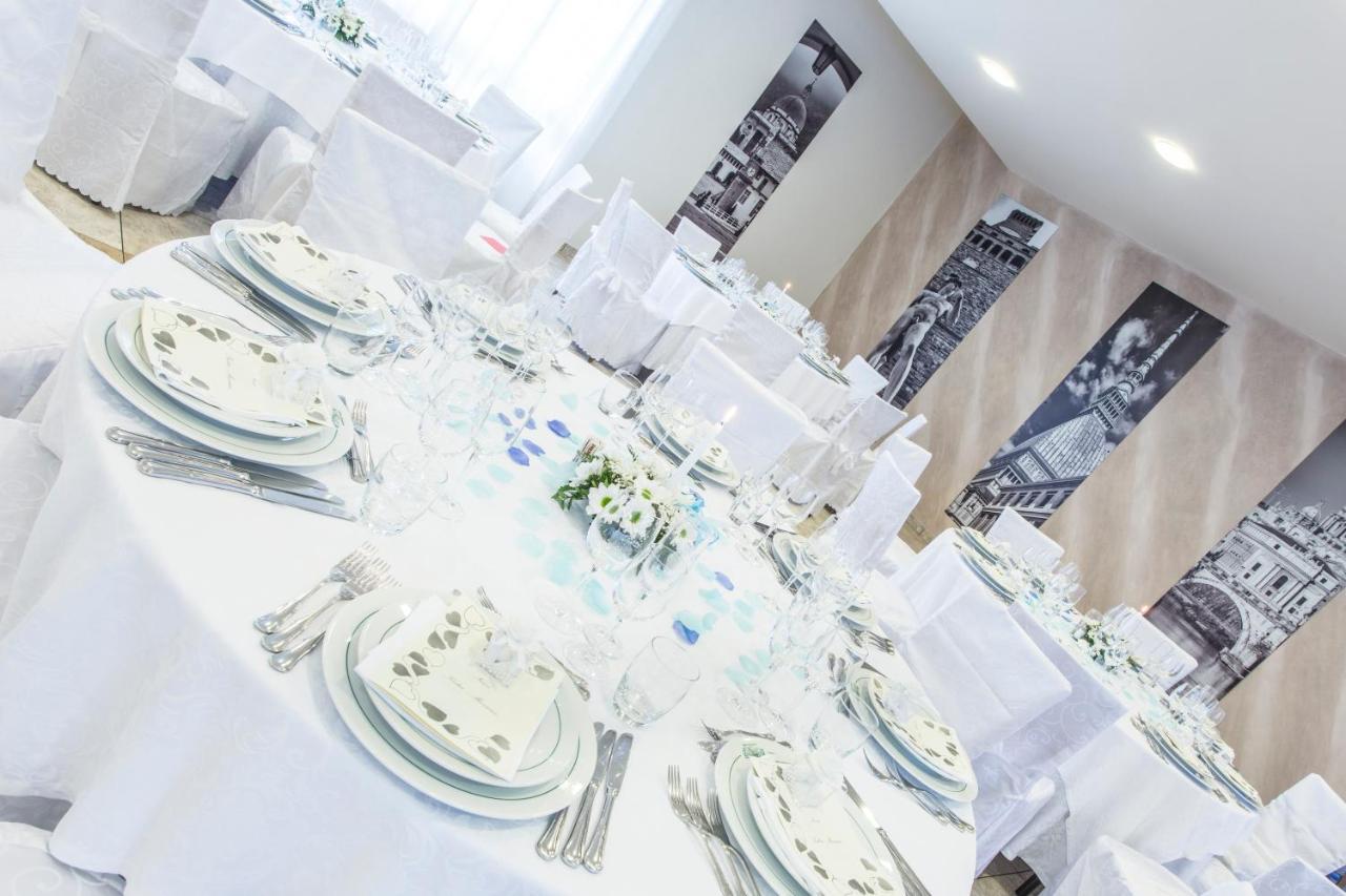 Hotel Ristorante Paladini Carisio Екстер'єр фото