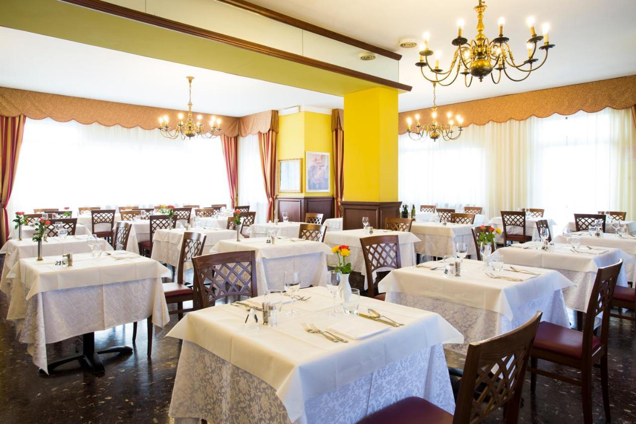 Hotel Ristorante Paladini Carisio Екстер'єр фото